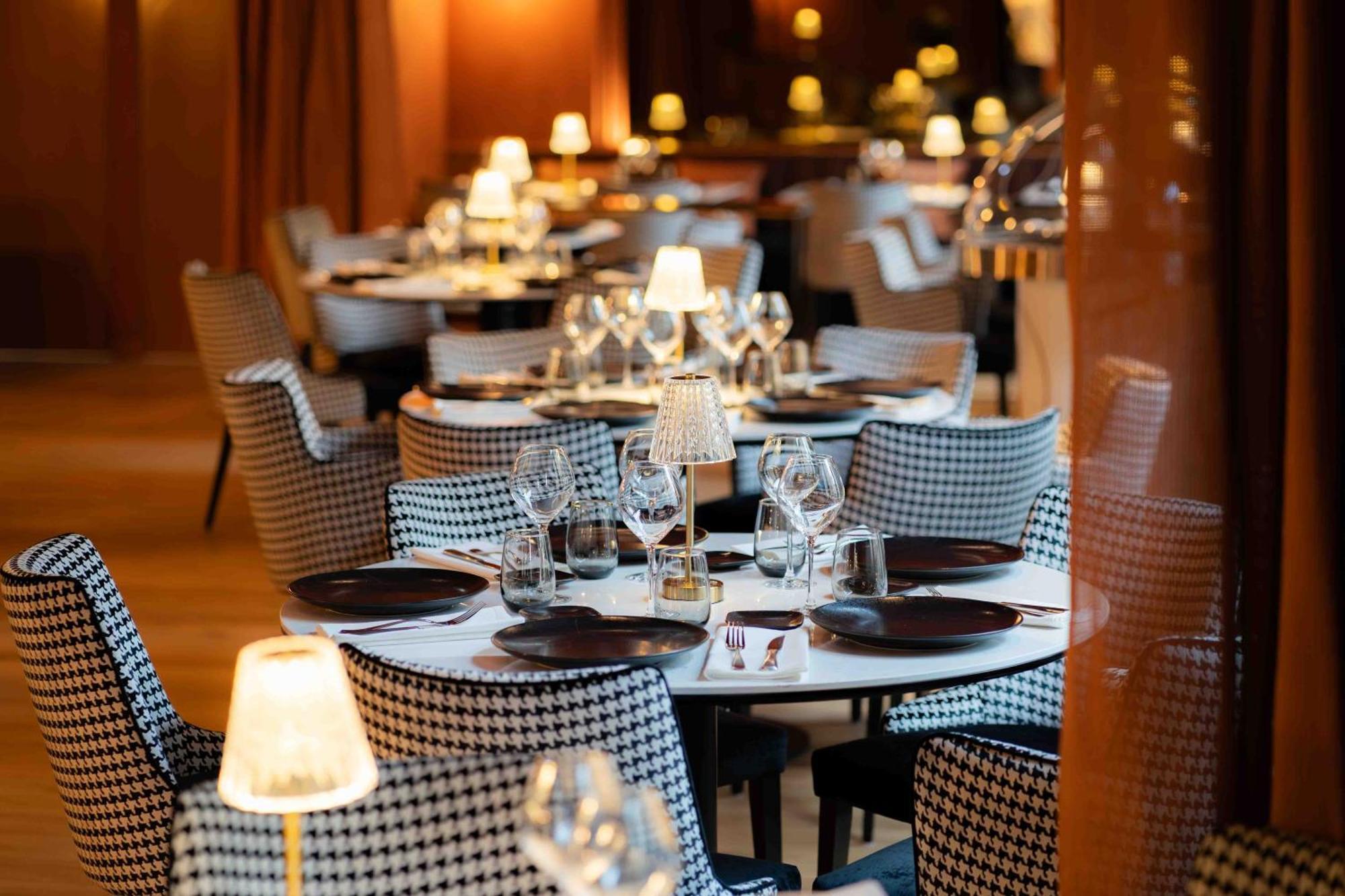Hotel Et Restaurant Le Regina Le Puy-en-Velay المظهر الخارجي الصورة