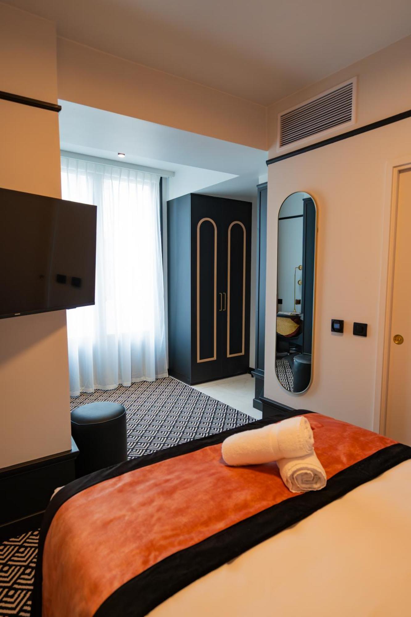 Hotel Et Restaurant Le Regina Le Puy-en-Velay المظهر الخارجي الصورة